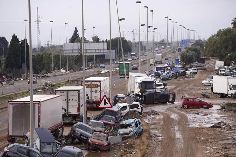 Spanish residents appeal for help, 3 days after historic floods left at least 158 dead