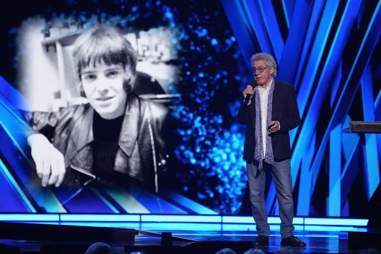 Cher, Foreigner, Dionne Warwick inducted into Rock & Roll Hall of Fame