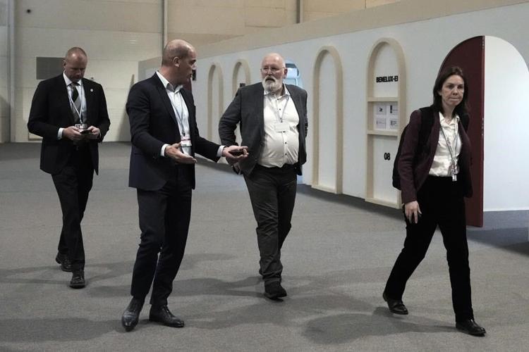 Crunch time for UN climate meet as talks head into overtime