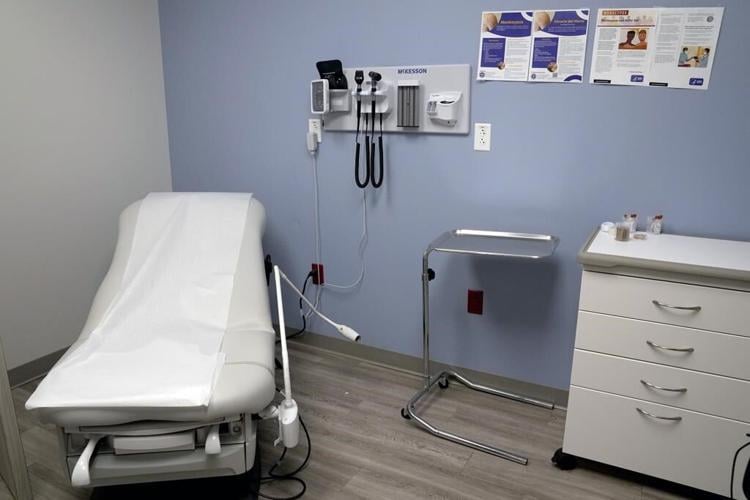 As South bans abortion, thousands turn to Illinois clinics