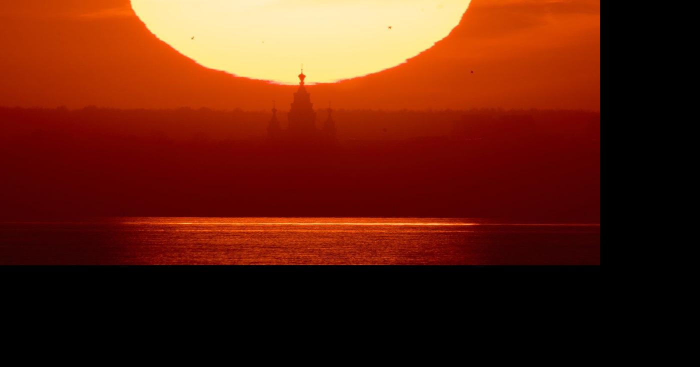 A rare clear sky delivers Lovetsky’s long-awaited sunset shot over St ...