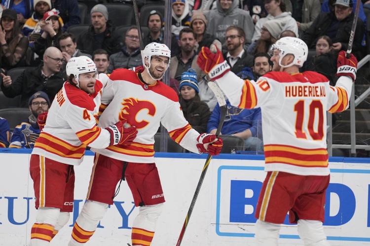 Radek Faksa scores tiebreaking goal as Blues beat Flames 2-1