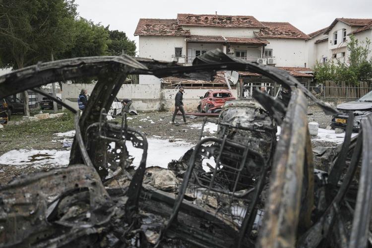 Israeli strike kills Lebanese soldier and wounds 18 as Hezbollah fires rockets at Israel