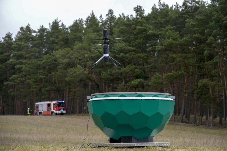 An AI-based drone that speeds up the detection and monitoring of wildfires is presented in Germany