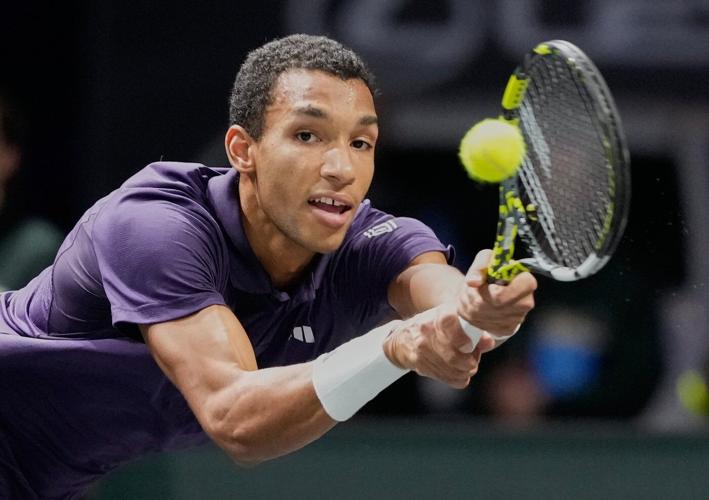 Canada's Auger-Aliassime rallies past Altmaier to reach Paris Masters quarterfinals