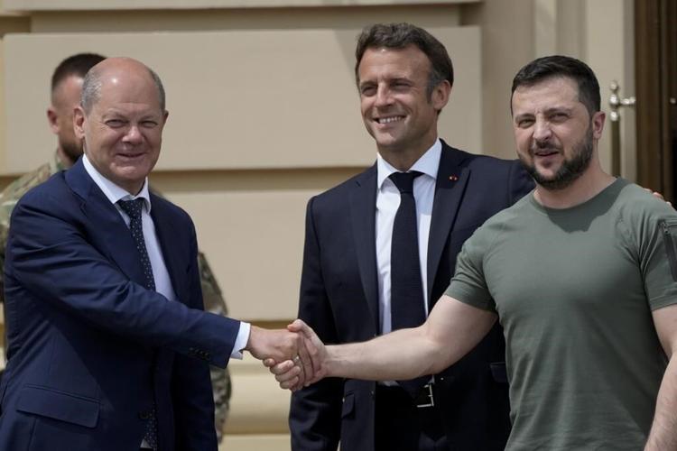 Ukraine's Zelenskyy arrives in Berlin to meet German leaders, discuss arms deliveries