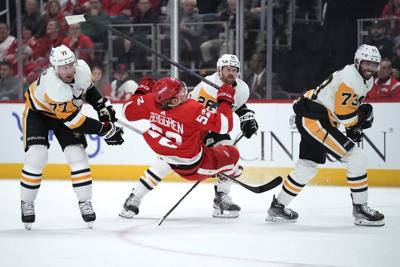 Crosby hits 1,500 point mark in career, Pens beat Red Wings