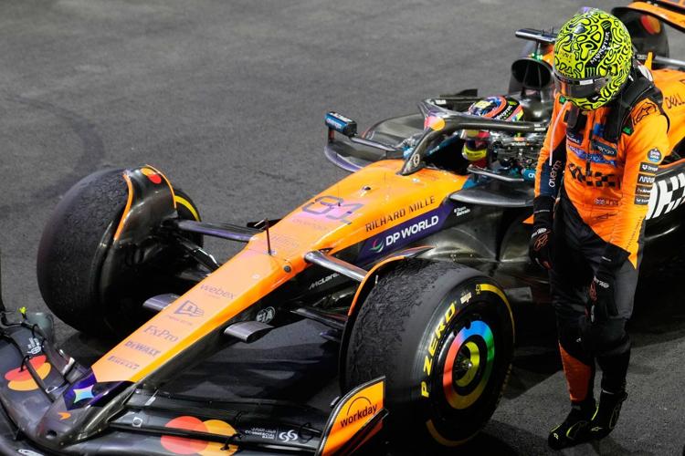 Piastri wins sprint race at Qatar GP to close gap on F1 leader Norris