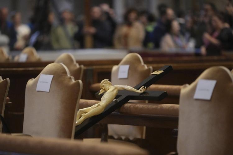 PHOTO COLLECTION: Good Friday Around the World