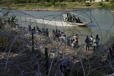 Republicans want to pair border security with aid for Ukraine. Here's why that makes a deal so tough