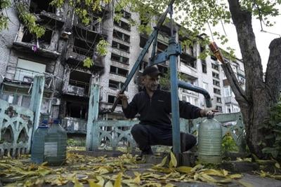 Retreating Russians leave their comrades' bodies behind