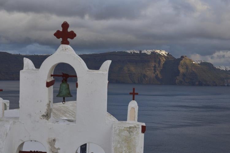 Santorini earthquakes are decreasing but outlook is uncertain, top Greek scientist says