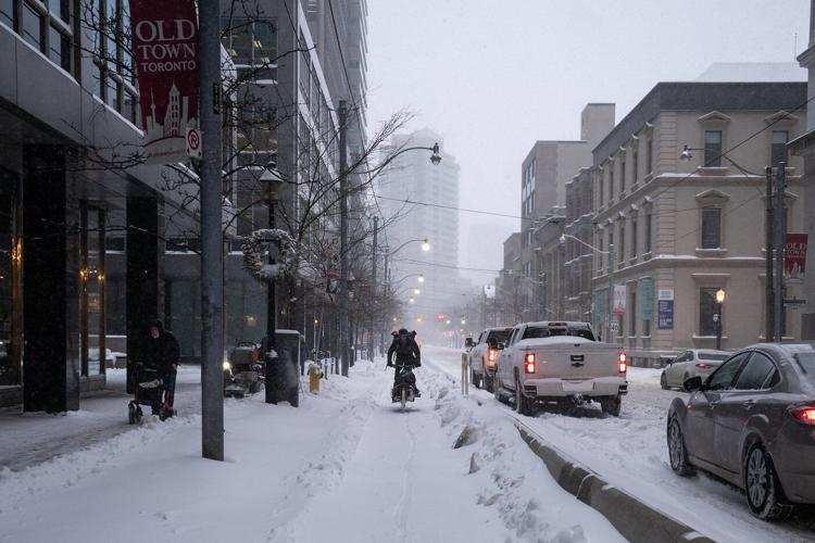 Schools closed, commuters facing delays as heavy snow blankets southern Ontario