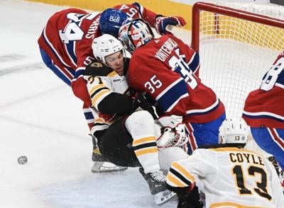 Bergeron's late goal lifts Bruins over Canadiens 4-2