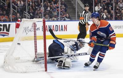 Oilers' offence takes off, grounds Jets 6-3