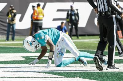 Analysis: NFL can't find elusive sweet spot to protect QBs