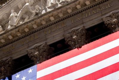 Stocks eke out gains after blowout data on retail sales