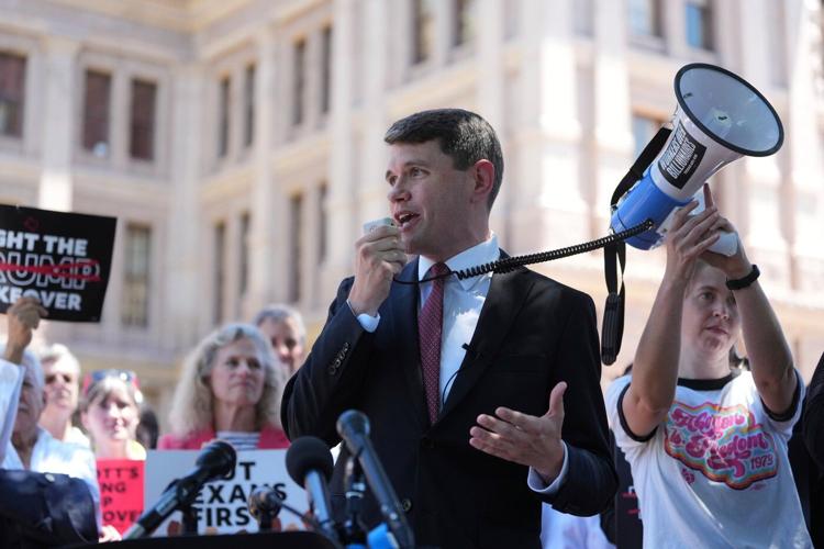 Democrats slam rush to redraw US House maps at first hearing in Texas