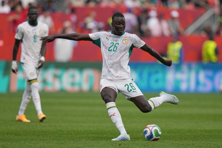 Senegal routs 10-man Iraq 5-0 to boost hopes of reaching World Cup knockout rounds