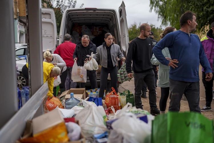 Death toll from Spanish floods climbs to 205 as shock turns to anger and frustration