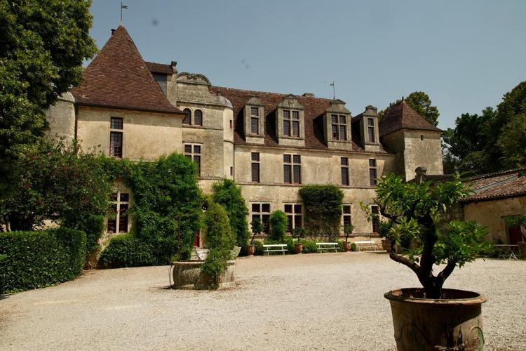 Wildfires near Bordeaux bring more troubles to France's wine industry