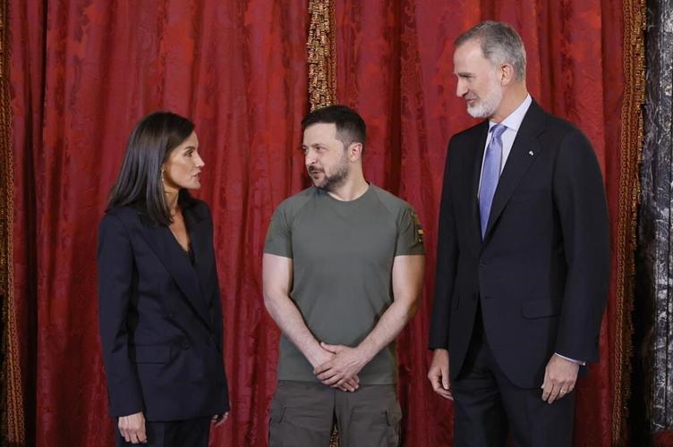 Ukraine's Zelenskyy gets more air defense missiles from Spain to fight deadly Russian glide bombs