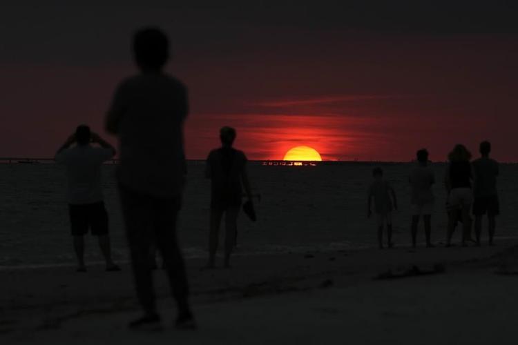 Struggles continue for thousands in Florida 8 months after Hurricane Ian as new storm season looms