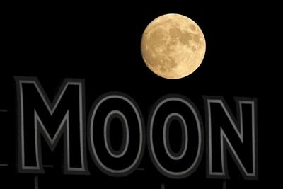 What time is it on moon? Europe pushing for lunar time zone