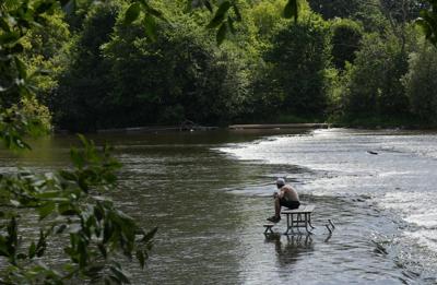 Punishing temperatures returns to Central Canada during record-breaking heat wave