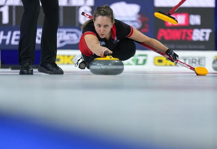 Homan, Jones stay unbeaten, roll into Kioti ��ɫtv quarterfinals