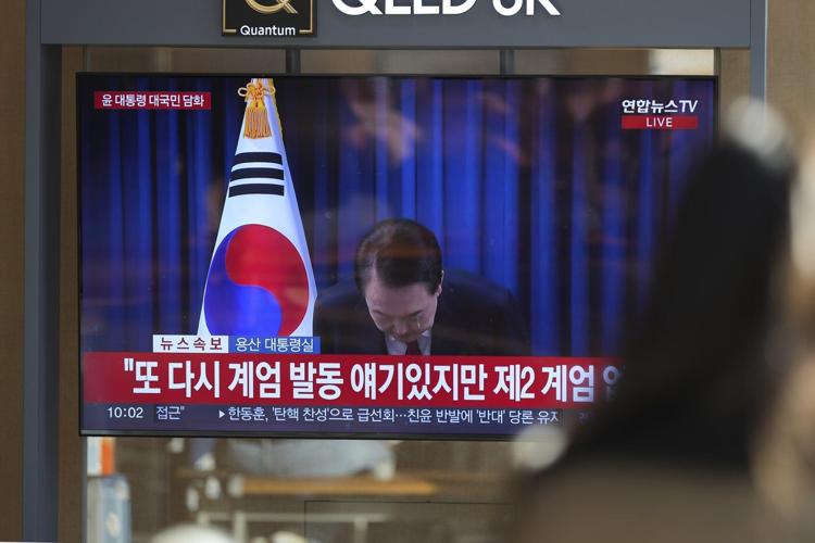 South Korean president apologizes, saying he'll take responsibility for attempt at martial law