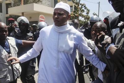 Two opposition leaders in Senegal are excluded from the final list of presidential candidates