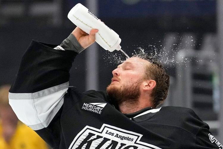 Adrian Kempe scores twice, Kings top Canucks 4-1 to move back into Western Conference wild card spot