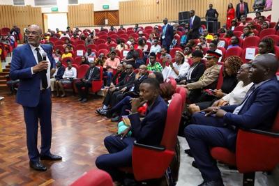 Kenya and Haiti sign agreements to try and salvage plan to deploy Kenyan police to battle gangs