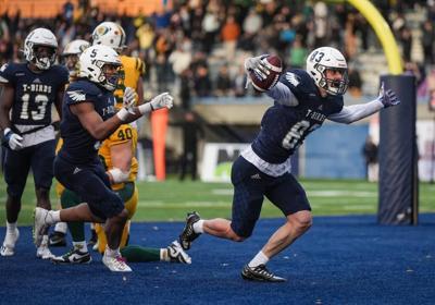 USports Roundup: Thunderbirds claim Hardy Cup with last-second touchdown
