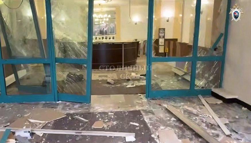 Blast in an upscale residential area in Moscow kills 1 and leaves 4 wounded
