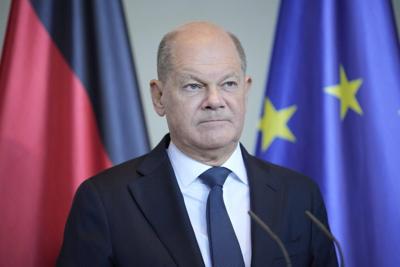 A man slipped into a VIP convoy and hugged the German chancellor in 2023. Now he has to pay a fine