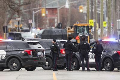 Man accused of shooting officer in Welland, Ont., remains in hospital: Niagara police
