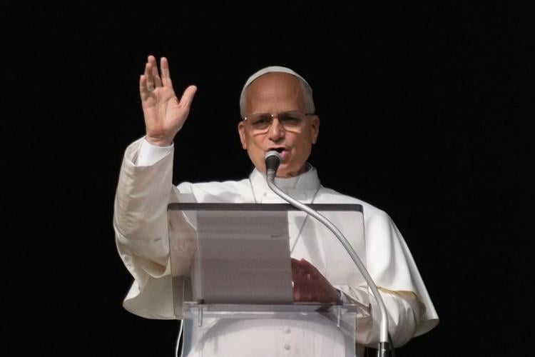 Pope offers gentle critique of Vatican culture in Christmas greeting reminiscent of past