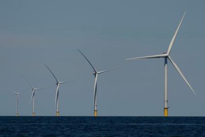 Judge orders turbine manufacturer to stick with Massachusetts offshore wind farm project