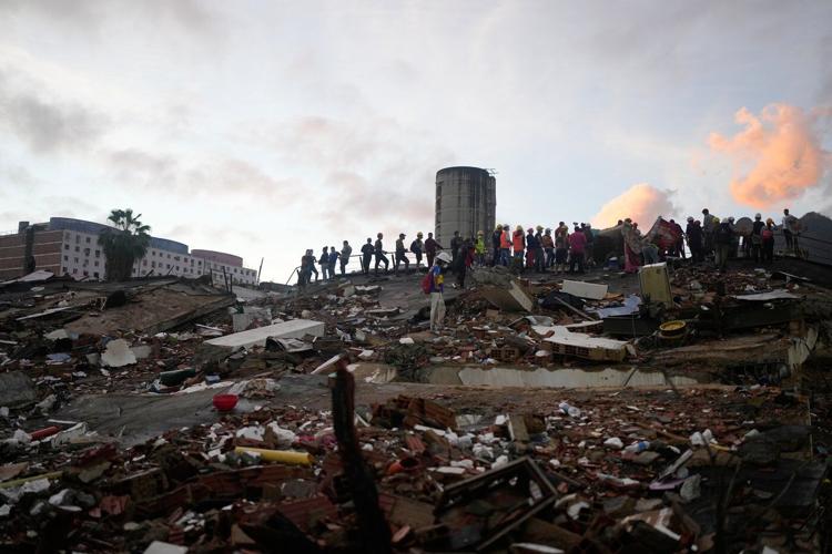 Aid workers warn of infectious diseases, overwhelmed hospitals after Venezuela quakes