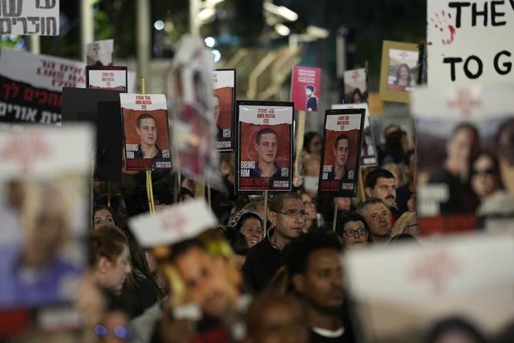 Israel presses on with its Gaza offensive after US veto derails Security Council efforts to halt war