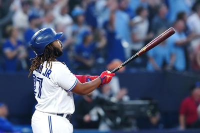 Bassitt fans career-high 12 batters, Guerrero homers as Blue Jays top Giants 2-1