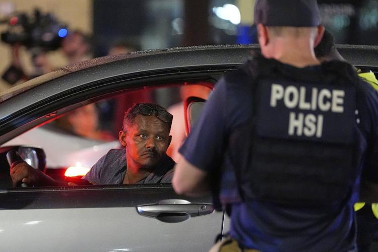 In Washington police takeover, federal agents and ɫtv Guard take on new tasks