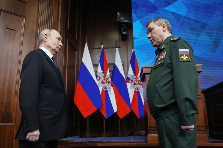 Putin warns that Russia will seek to extend its gains in Ukraine if peace talks fail
