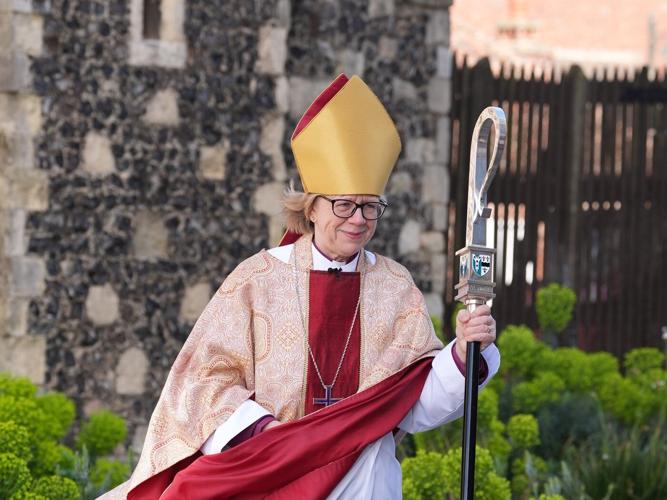 Archbishop of Canterbury expresses solidarity with Pope Leo XIV in calling for peace in Iran
