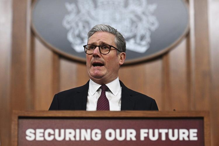 Starmer urges Putin to prove he is serious about peace by signing up to Ukraine ceasefire