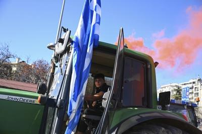 EU scraps pesticide proposals in another concession to protesting farmers