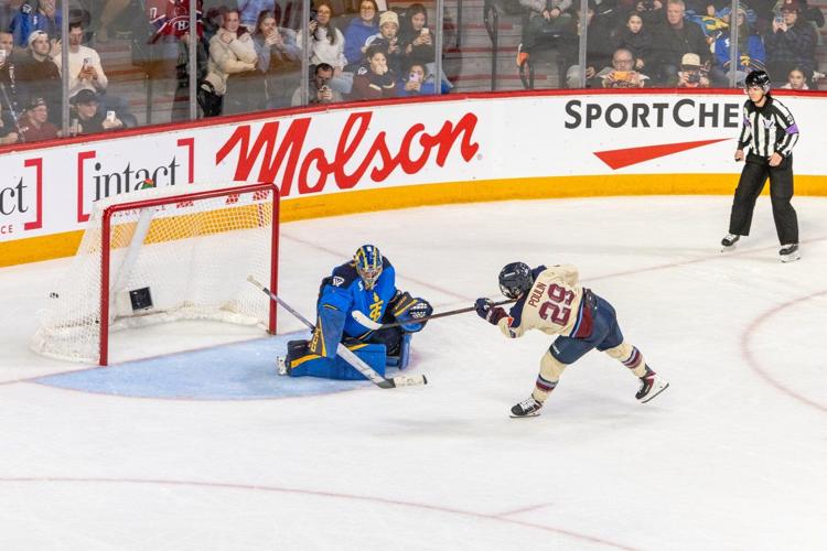 Desbiens, Poulin lead Victoire to 2-1 shootout win over Sceptres in Halifax