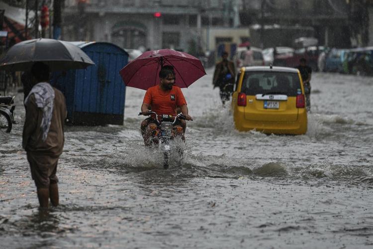 Heavy monsoon rains in Pakistan kill 54 people in 24 hours